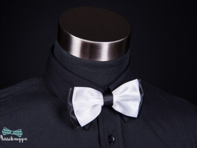 Mustavalkoinen rusetti