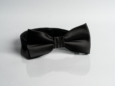 musta-rusetti-rusetit-netista-sulhanen-sulhasen-pukeutuminen-haat-haapuku-mirrikauppa-kotimainen-suomalainen-verkkokauppa