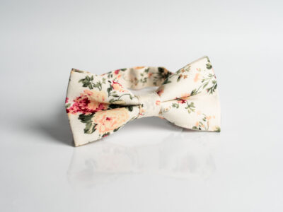 vaalea-kesamirri-kesainen-raikas-rusetti-rusetit-netista-sulhanen-sulhasen-pukeutuminen-haat-haapuku-mirrikauppa-kotimainen-suomalainen-verkkokauppa