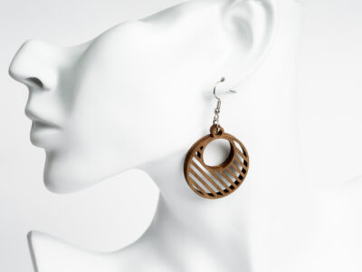 pyorea-korvakoru-korvakorut-vaneri-puu-puiset-puukorvakorut-vanerikorvakorut-kotimainen-naru-mirrikauppa-siro-kevyt